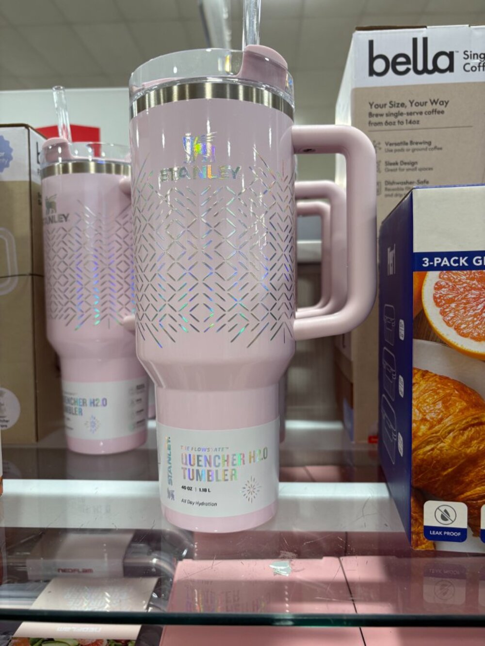 Stanley FlowState Quencher H2.0 40oz Pink Stainless Tumbler Handle Straw - Picture 2 of 6